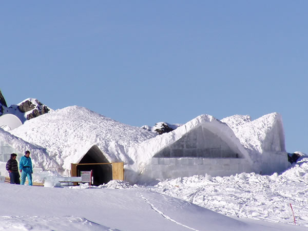 Building the Ice Hotel